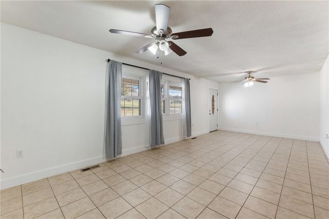 1502 N Springfield Street, Berryville, AR 72616