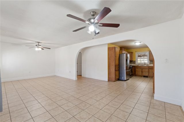 1502 N Springfield Street, Berryville, AR 72616