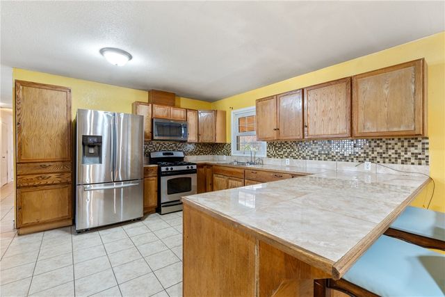 1502 N Springfield Street, Berryville, AR 72616