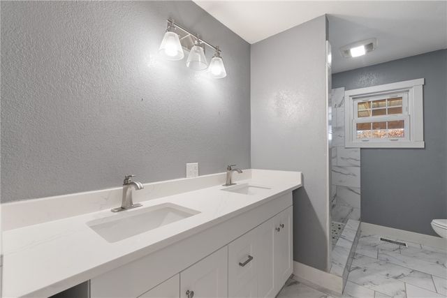 1502 N Springfield Street, Berryville, AR 72616