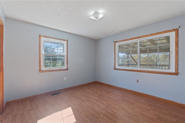 1502 N Springfield Street, Berryville, AR 72616