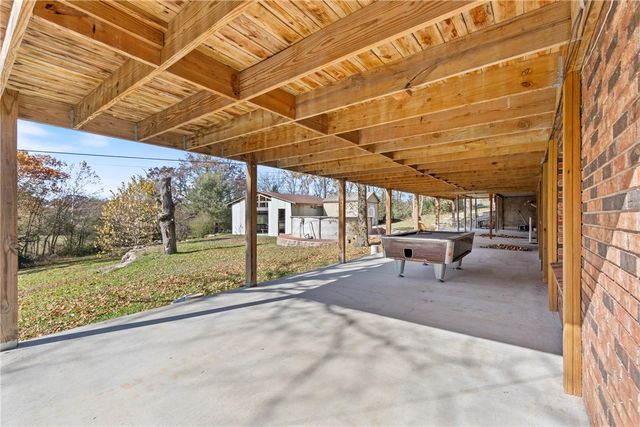 1502 N Springfield Street, Berryville, AR 72616