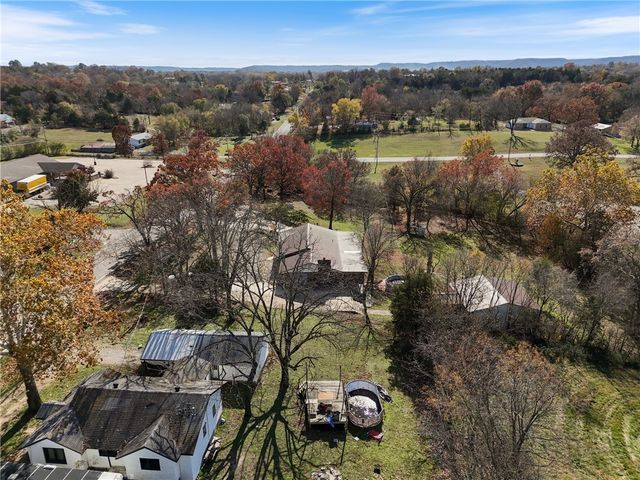 1502 N Springfield Street, Berryville, AR 72616