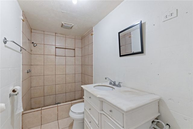 1502 N Springfield Street, Berryville, AR 72616