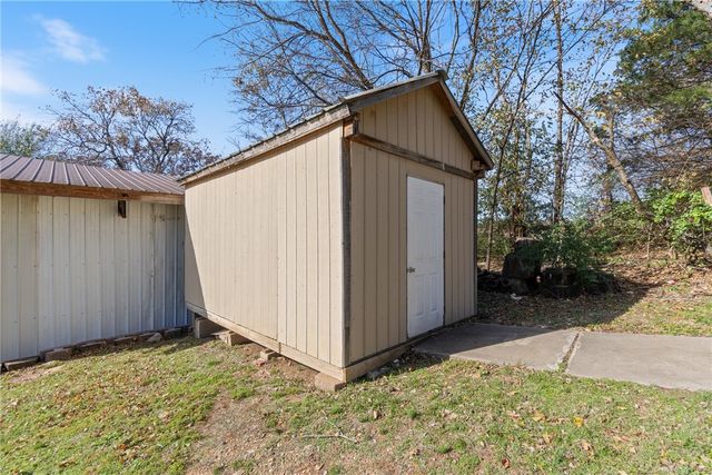 1502 N Springfield Street, Berryville, AR 72616