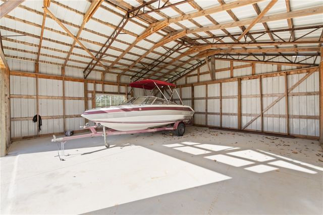 1502 N Springfield Street, Berryville, AR 72616