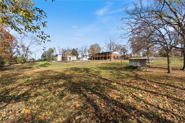 1502 N Springfield Street, Berryville, AR 72616