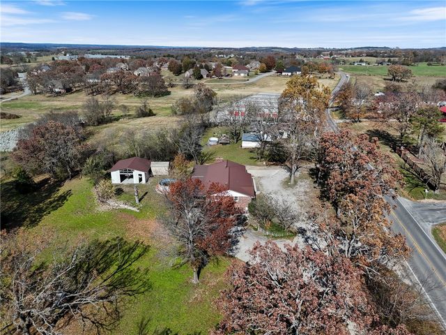 1502 N Springfield Street, Berryville, AR 72616