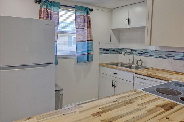 101 CAMBRIDGE TRAIL 196, Sun City Center, FL 33573