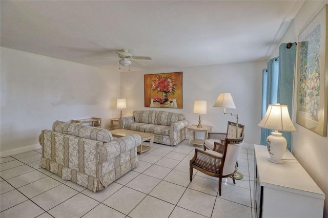 101 CAMBRIDGE TRAIL 196, Sun City Center, FL 33573