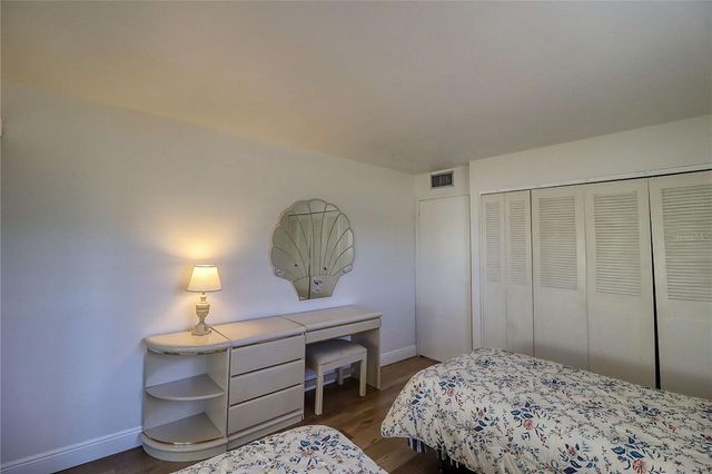 101 CAMBRIDGE TRAIL 196, Sun City Center, FL 33573