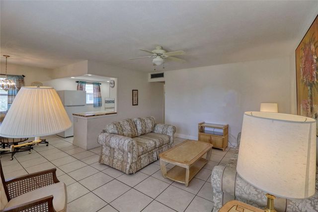 101 CAMBRIDGE TRAIL 196, Sun City Center, FL 33573