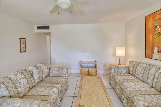 101 CAMBRIDGE TRAIL 196, Sun City Center, FL 33573