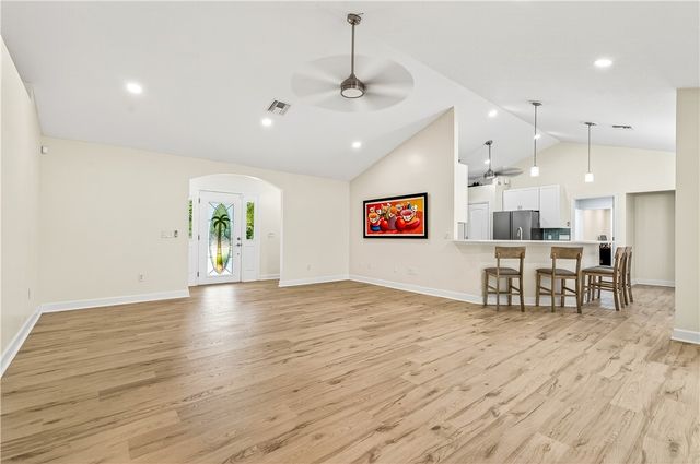 3945 62nd Avenue, Vero Beach, FL 32966