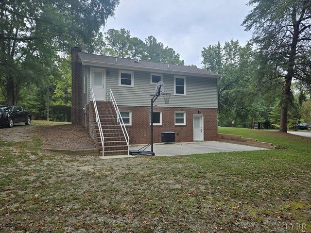 1409 High Street, Farmville, VA 23901