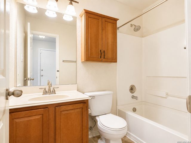 8627 Brisa Royale, San Antonio, TX 78251