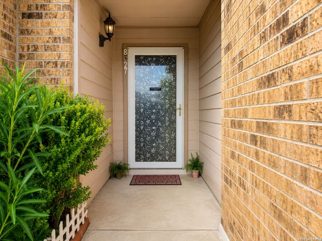 8627 Brisa Royale, San Antonio, TX 78251