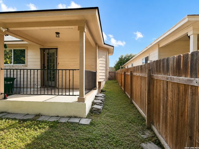 8627 Brisa Royale, San Antonio, TX 78251