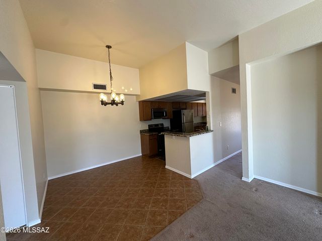 7968 E Colette Cir Unit 210, Tucson, AZ 85710