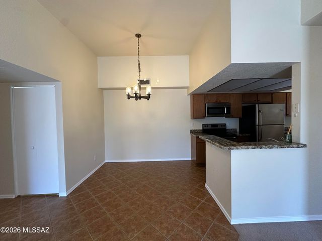 7968 E Colette Cir Unit 210, Tucson, AZ 85710