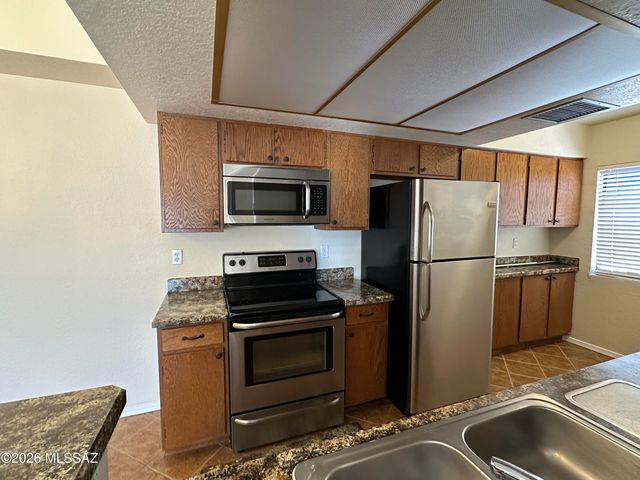 7968 E Colette Cir Unit 210, Tucson, AZ 85710