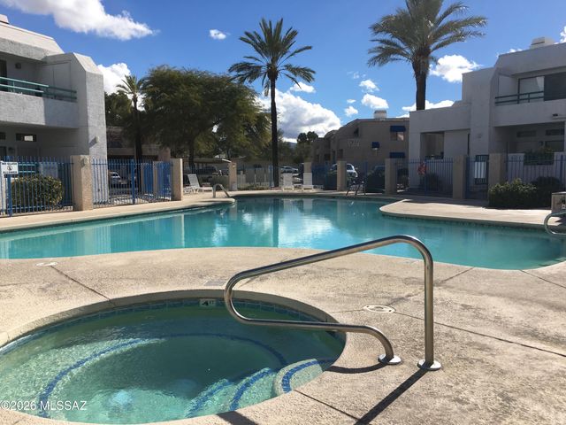 7968 E Colette Cir Unit 210, Tucson, AZ 85710