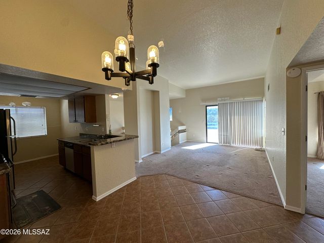 7968 E Colette Cir Unit 210, Tucson, AZ 85710