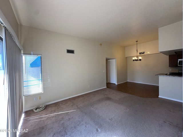 7968 E Colette Cir Unit 210, Tucson, AZ 85710