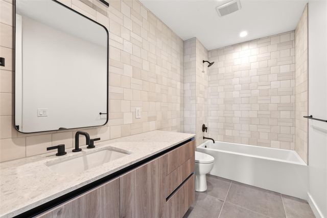 84 East Ave 2002, Austin, TX 78701