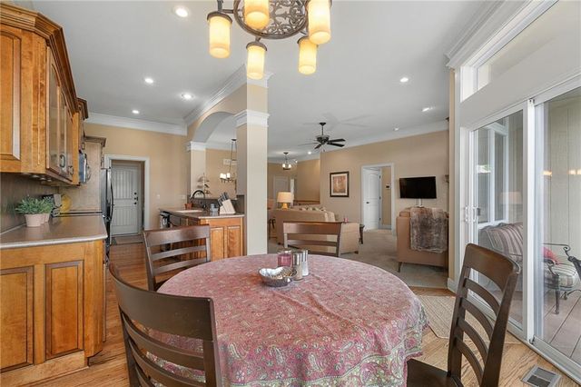 19608 W 100th Street, Lenexa, KS 66220