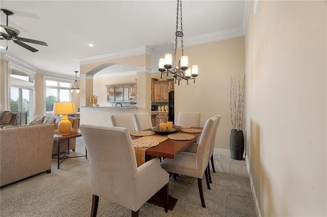 19608 W 100th Street, Lenexa, KS 66220