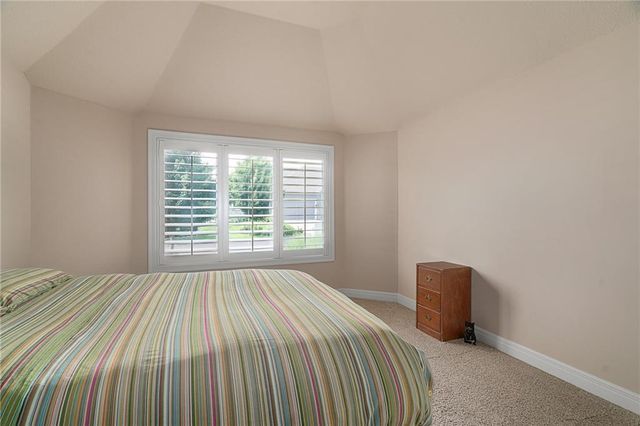 19608 W 100th Street, Lenexa, KS 66220