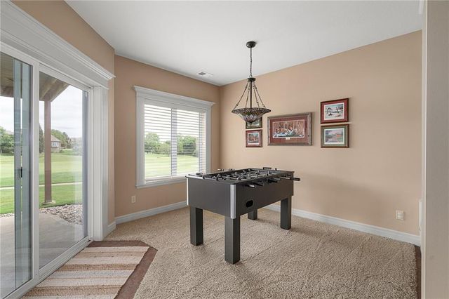 19608 W 100th Street, Lenexa, KS 66220