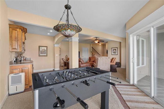 19608 W 100th Street, Lenexa, KS 66220