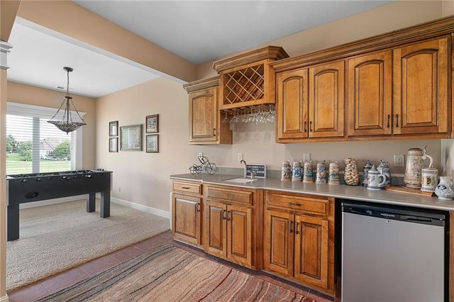 19608 W 100th Street, Lenexa, KS 66220