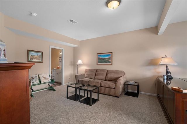 19608 W 100th Street, Lenexa, KS 66220