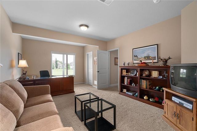 19608 W 100th Street, Lenexa, KS 66220