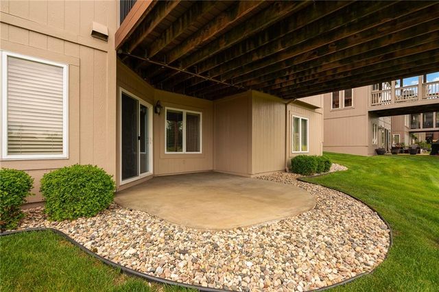 19608 W 100th Street, Lenexa, KS 66220