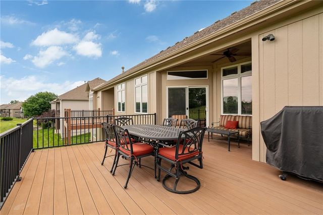 19608 W 100th Street, Lenexa, KS 66220