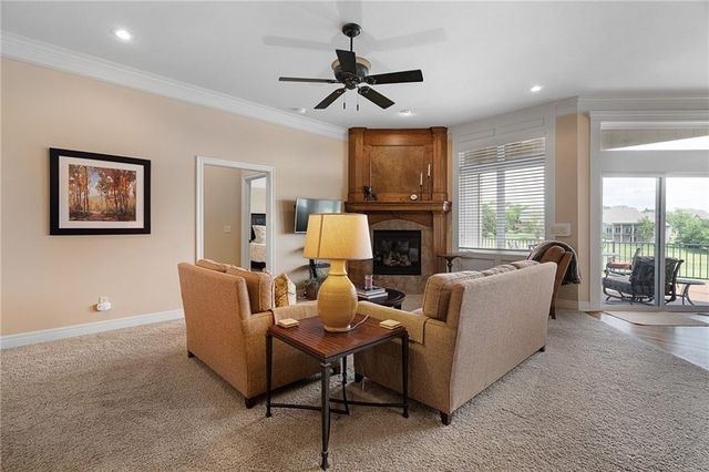 19608 W 100th Street, Lenexa, KS 66220