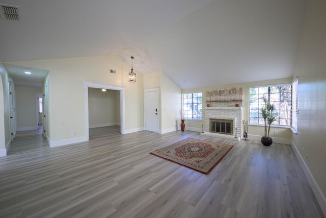 2174 Lejano Way, Sacramento, CA 95833