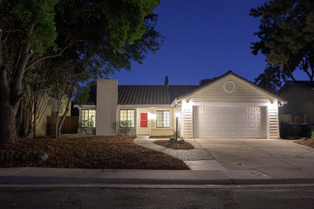 2174 Lejano Way, Sacramento, CA 95833