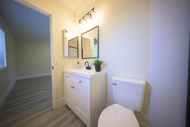 2174 Lejano Way, Sacramento, CA 95833