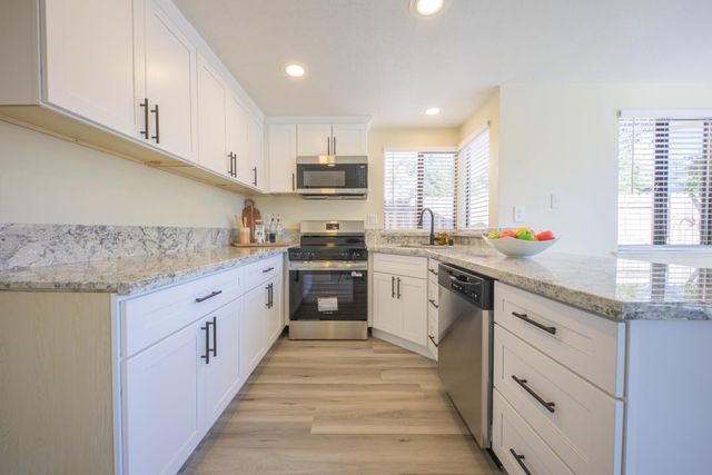 2174 Lejano Way, Sacramento, CA 95833