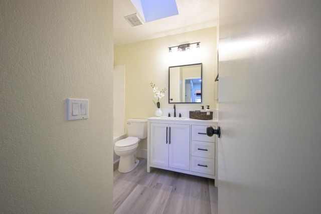 2174 Lejano Way, Sacramento, CA 95833