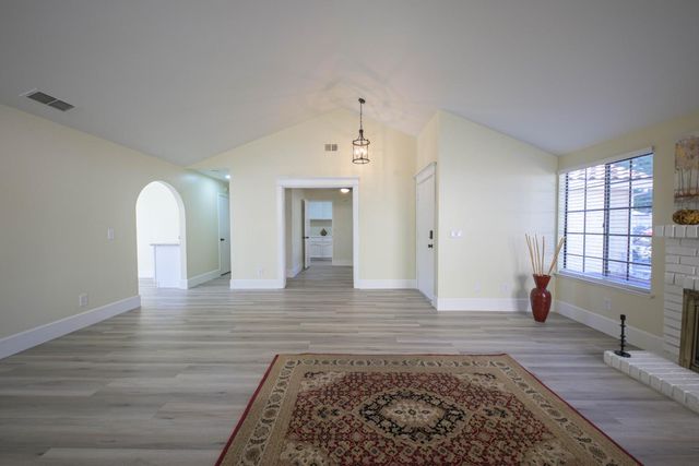 2174 Lejano Way, Sacramento, CA 95833