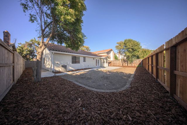 2174 Lejano Way, Sacramento, CA 95833