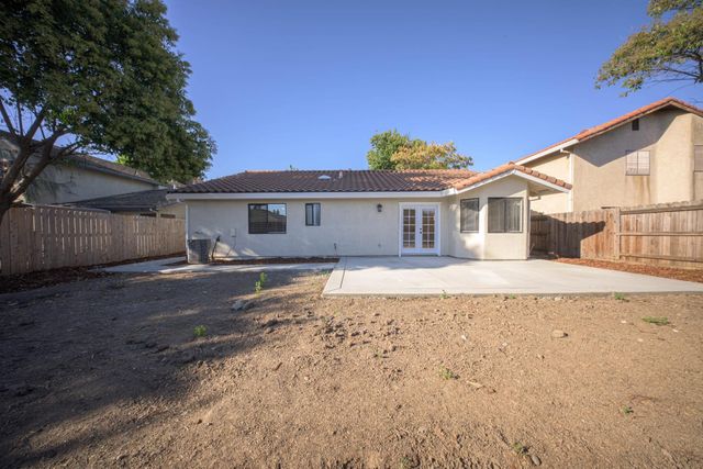 2174 Lejano Way, Sacramento, CA 95833