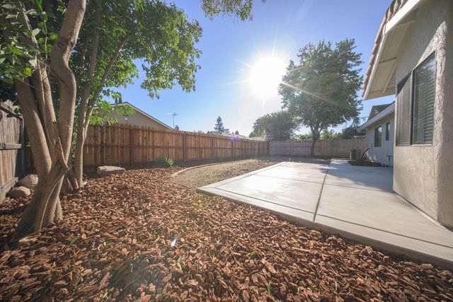 2174 Lejano Way, Sacramento, CA 95833