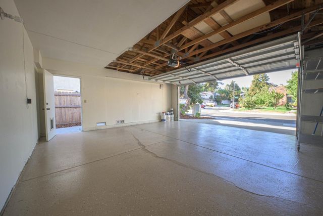 2174 Lejano Way, Sacramento, CA 95833